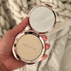 Becca vanilla quartz